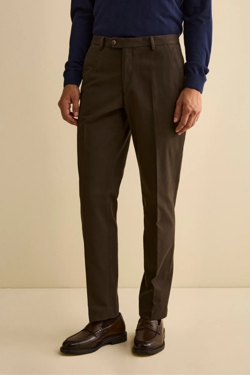 Pantalone Chino Regular Fit in Gabardina - MARRONE