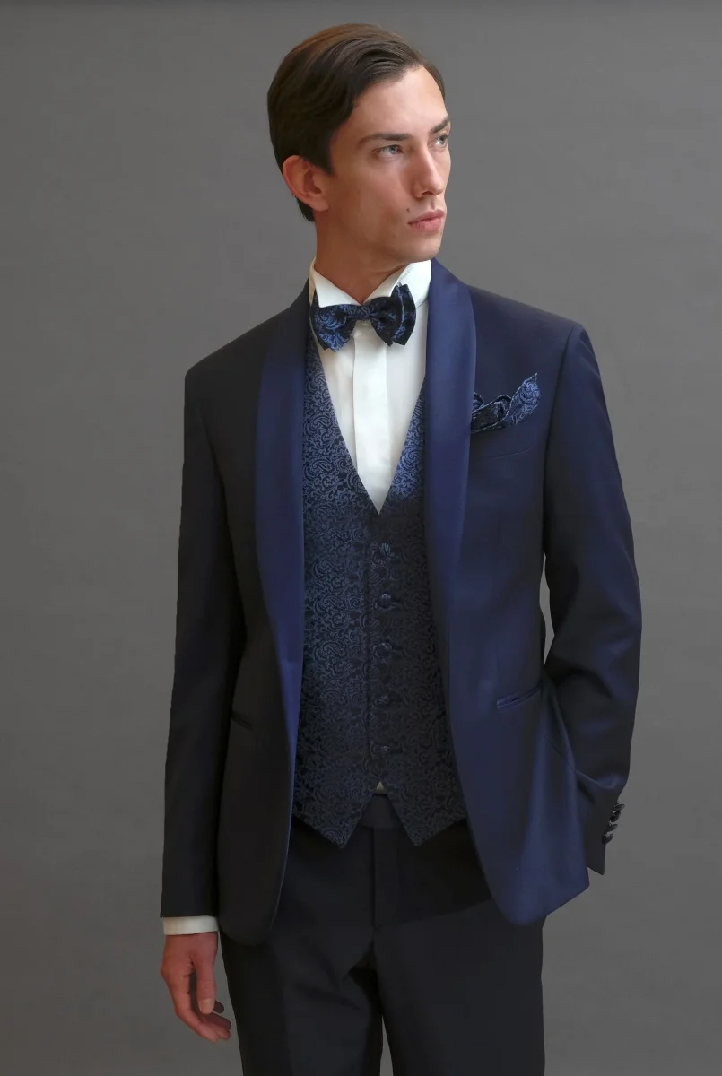 Smoking rever a scialle sablè di lana blu
abbinamento con papillon - immagine 5