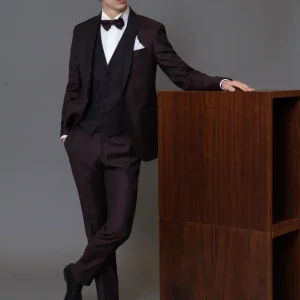 Smoking in sablè di lana finissima bordeaux collo sciallato damascato, pantalone in sablè di lana bordeaux