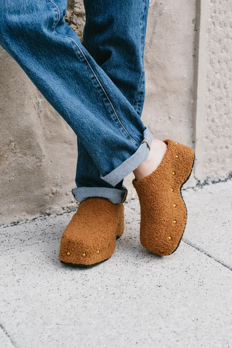 Carola in teddy cammello - immagine 2