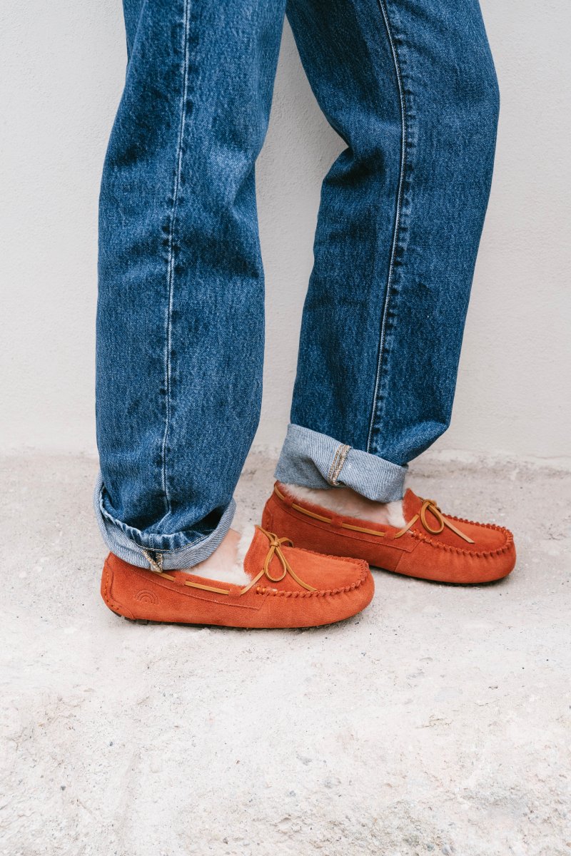 Mocassino in suede ruggine con interno in pelo - immagine 3