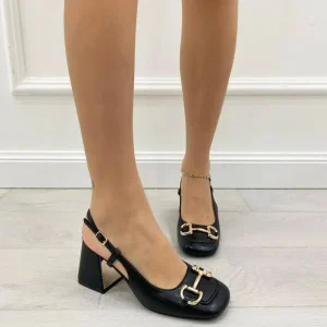 DILETTA-Sandalo in ecopelle con fibbie