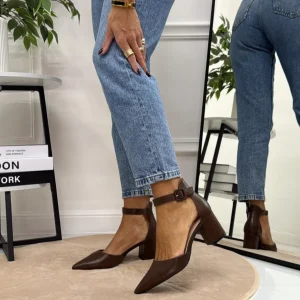 Noelia - Décolleté Donna Tacco Basso Quadrato Punta Marrone