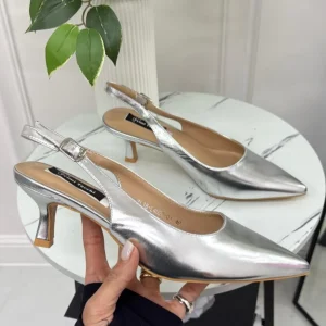 Thaiti - Décolleté a Punta con Cinturino alla Caviglia Argento