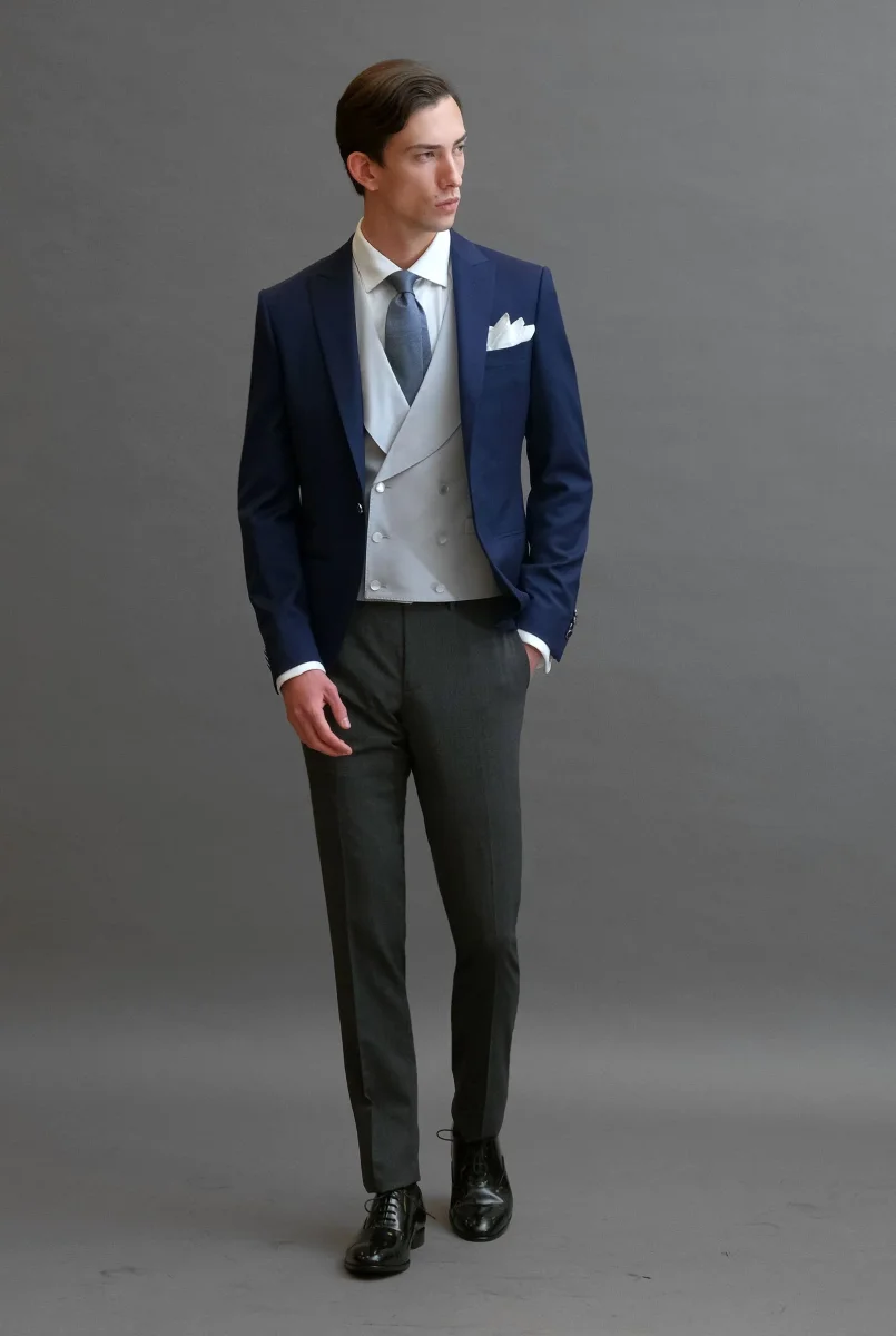 Giacca Mezzo thight rever a lancia mono petto blu 
e Pantalone classico in lana grigio